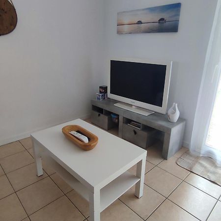 Location 4-6 Personnes Vila Grayan-et-l'Hopital Exterior foto