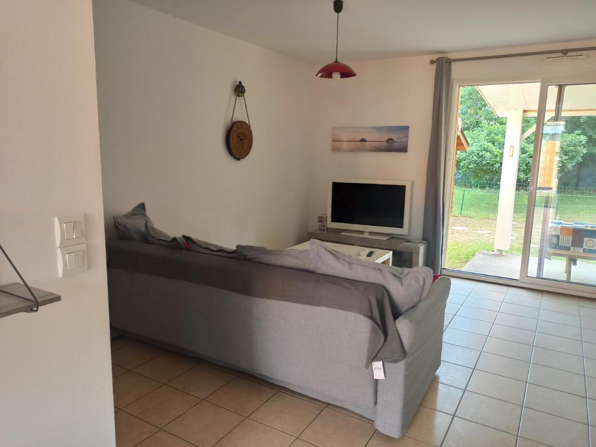 Location 4-6 Personnes Vila Grayan-et-l'Hopital Exterior foto