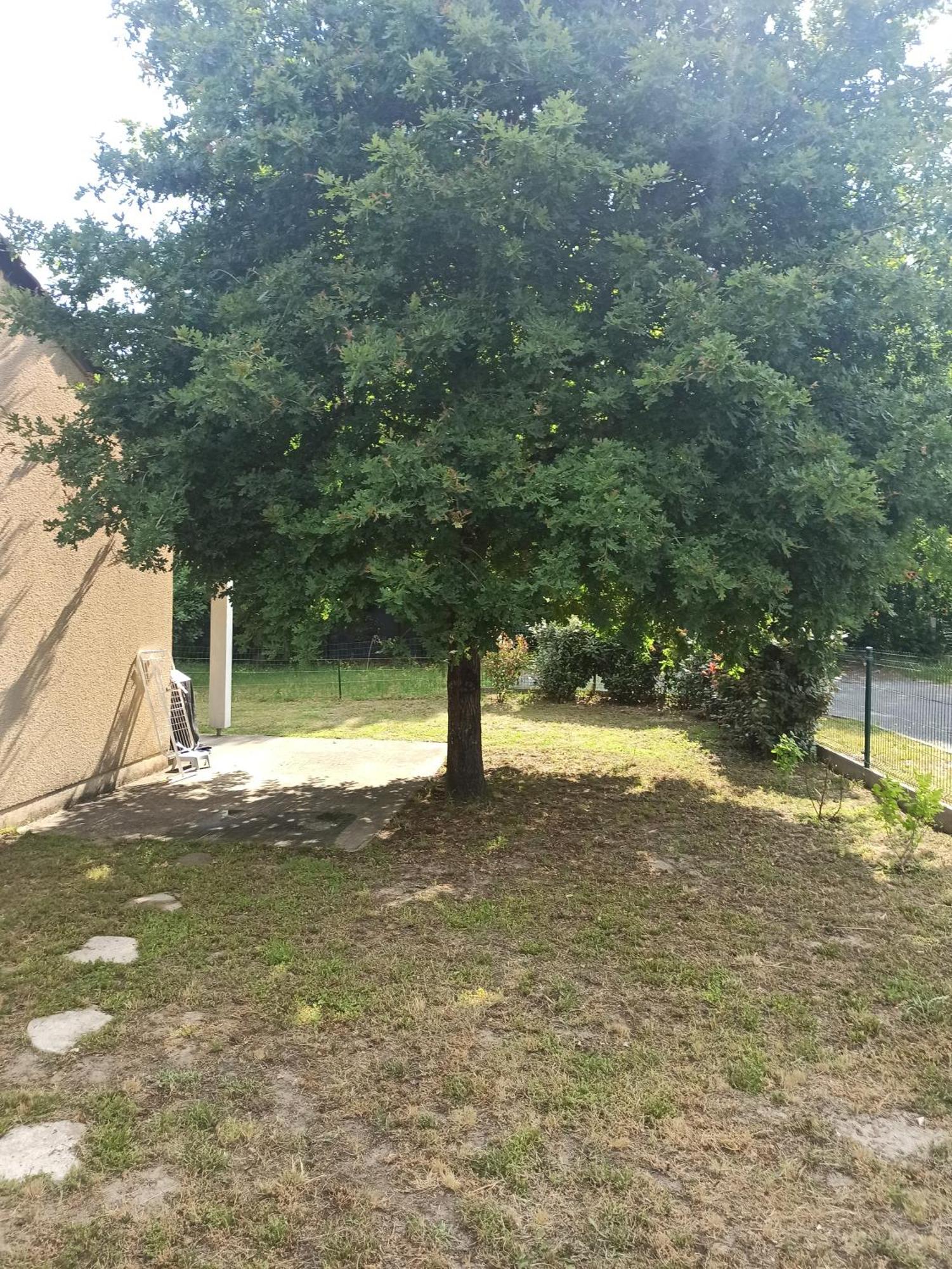 Location 4-6 Personnes Vila Grayan-et-l'Hopital Exterior foto