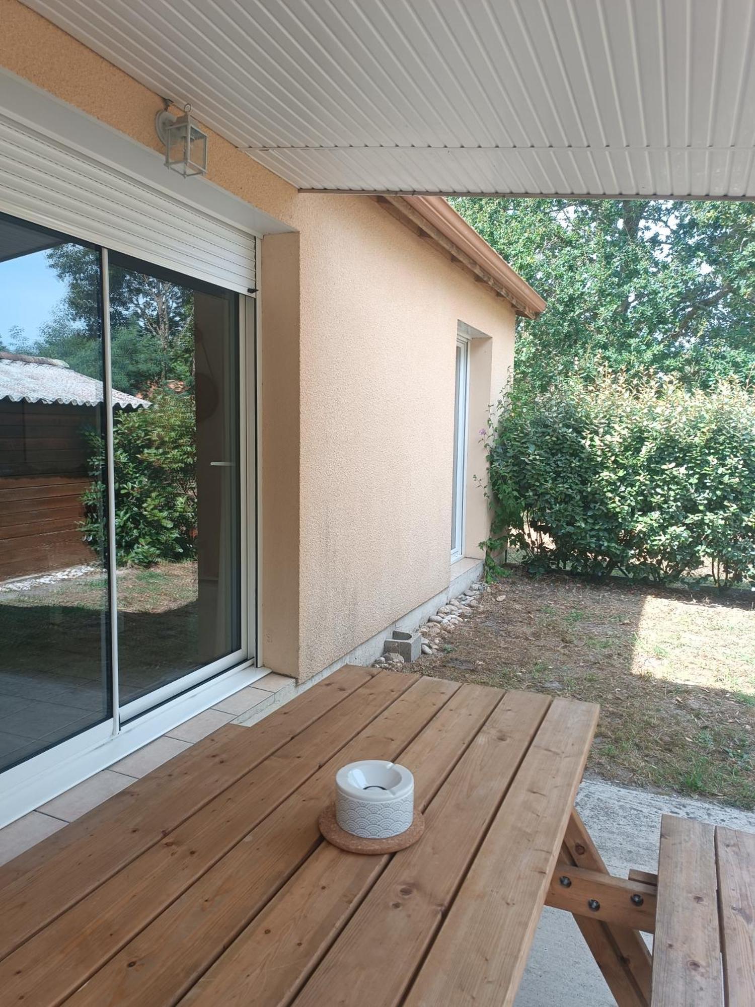 Location 4-6 Personnes Vila Grayan-et-l'Hopital Exterior foto