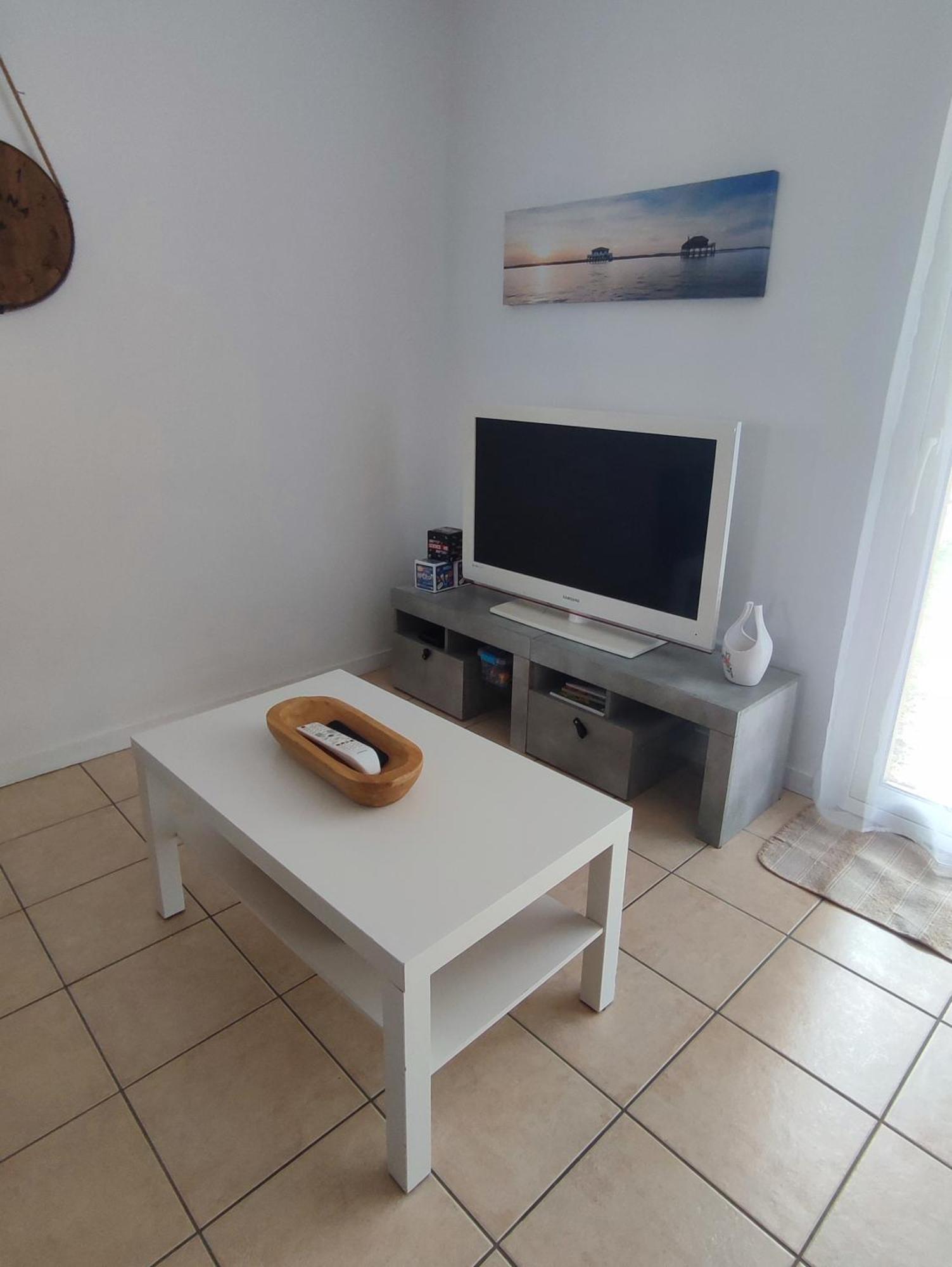 Location 4-6 Personnes Vila Grayan-et-l'Hopital Exterior foto